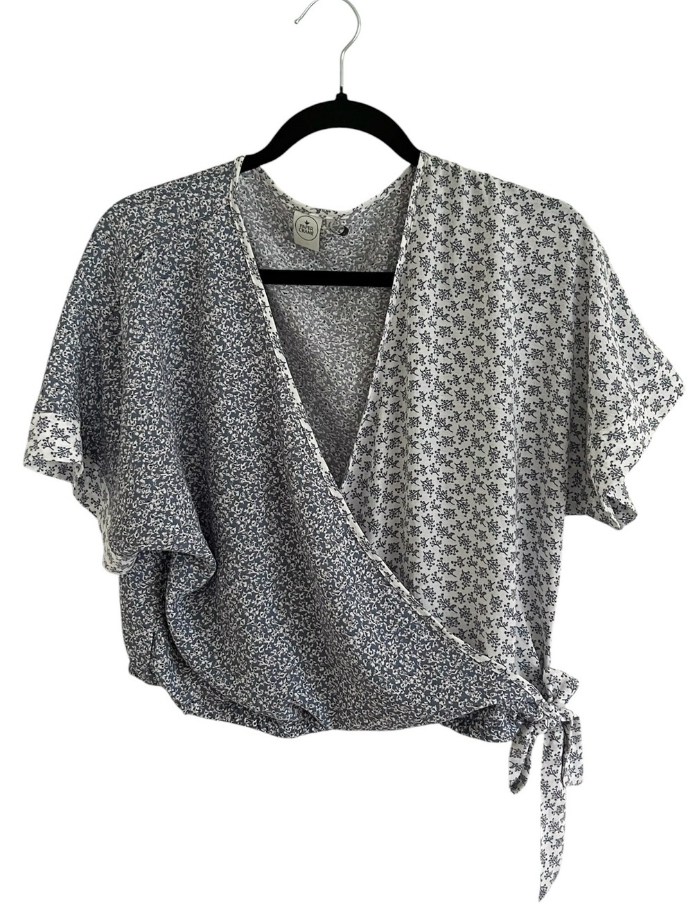Paper Crane Blue White Floral Blouse Medium